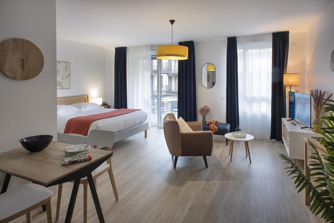 Domitys L'Amarante Aparthotel Cahors Exterior photo